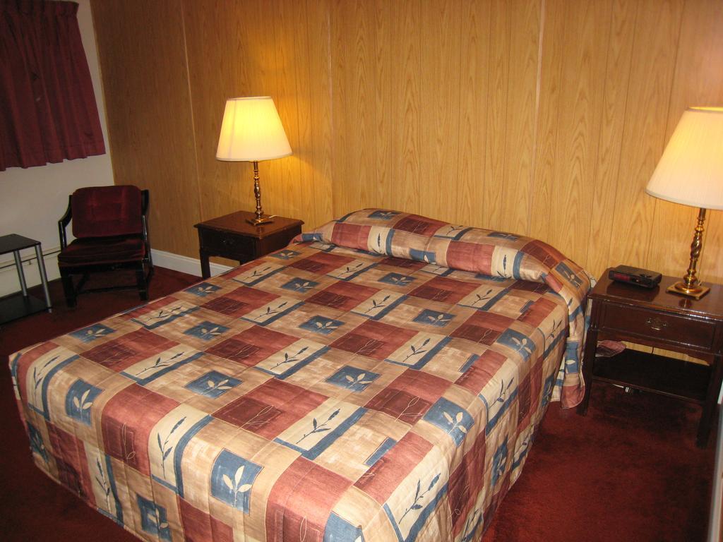 Downtowner Motor Inn Creston Værelse billede