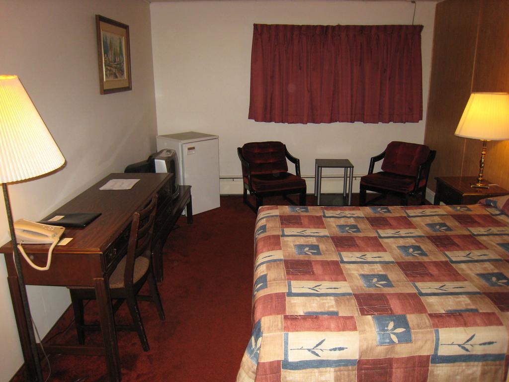 Downtowner Motor Inn Creston Værelse billede