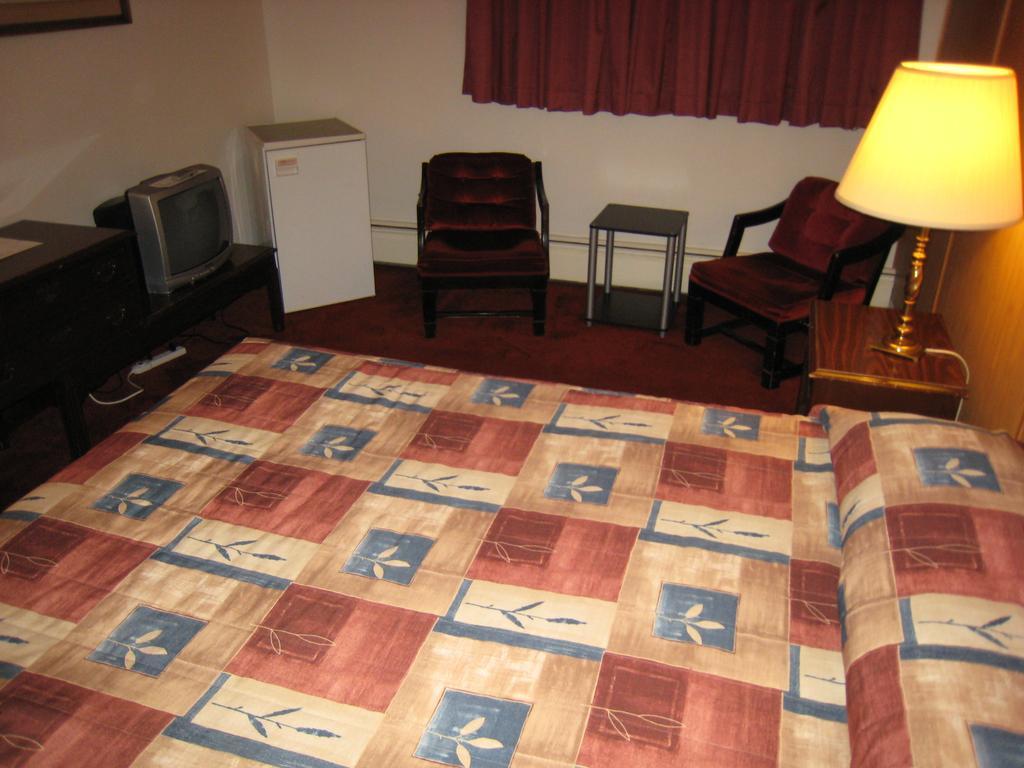 Downtowner Motor Inn Creston Værelse billede