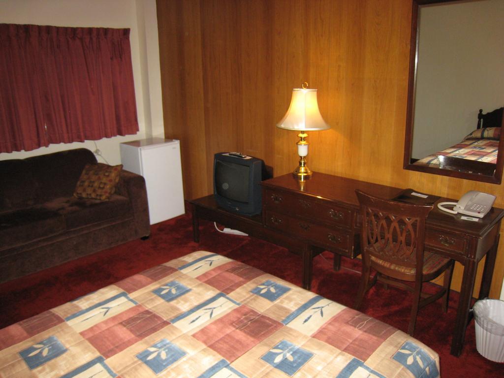 Downtowner Motor Inn Creston Værelse billede