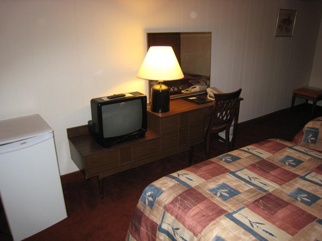 Downtowner Motor Inn Creston Værelse billede
