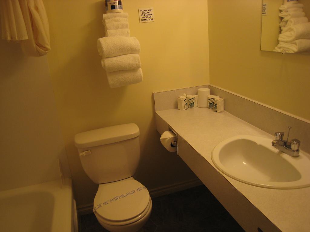Downtowner Motor Inn Creston Værelse billede